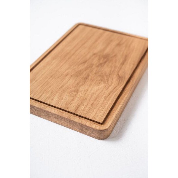 kleiderleiter_de Schneidebrett KADE mit umlaufender Saftrille aus Eichenholz gefertigt 36 x 25 cm