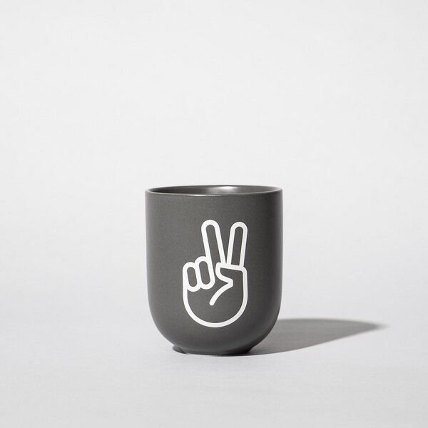 Fyngers Handgemachter Becher aus Porzellan - Modell PEACE - Füllmenge 330ml - Mattlasur