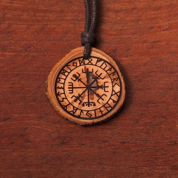 Himal Hemp Zirbenholzschmuck Ø3-5cm, verschiedene Motive, aus Österreich