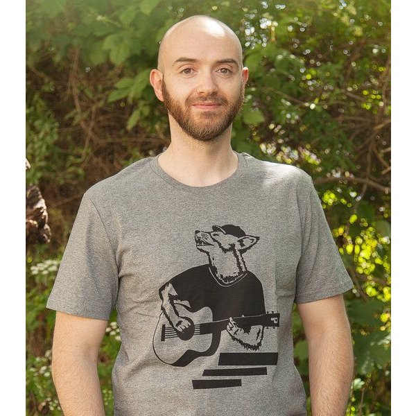 Frank Fuchs mit Gitarre - päfjes Bio Fair Wear Männer/Unisex T-Shirt