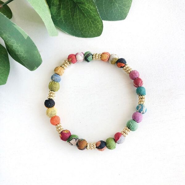 Worldfinds Kantha Armband Adorned