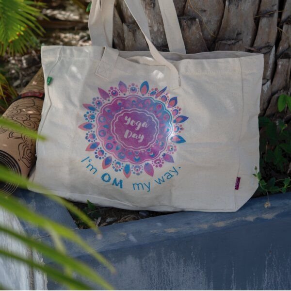 Divasya Shopper-Bag aus Biobaumwolle mit Yogamotiven