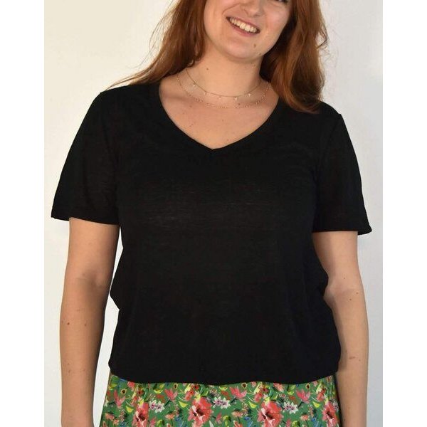 Aatise Reines Leinen-T-Shirt , V Ausschnitt Zesi, Schnitt Oversize