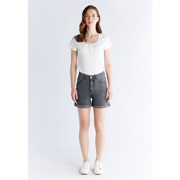 Evermind Women's Mom Shorts-WN3010