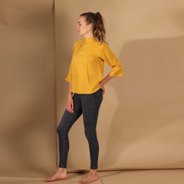 ManduTrap Bluse „Juma“ aus TENCEL (Lyocell) – Blau, Senfgelb oder Rost