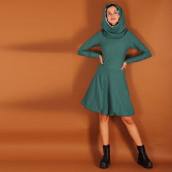 ManduTrap Ballonkleid aus Bio-Baumwolle mit Kapuze