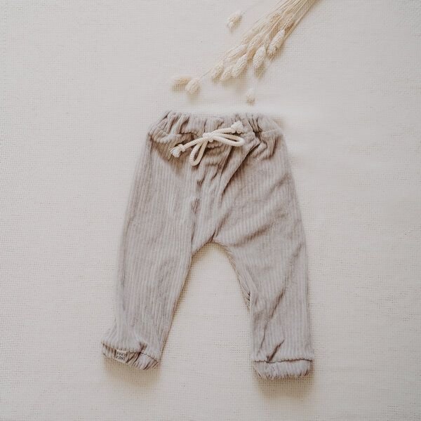 FINO & Stitch DIY Nähset Jogger Pants Cord Bio-Baumwolle - zugeschnitten