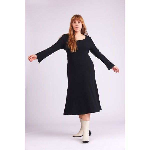 Baìge the Label Birdie - Langes Kleid mit ausgestellten Ärmeln