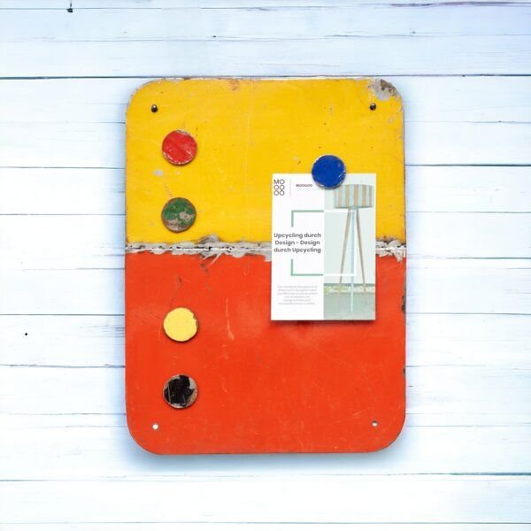 Moogoo Creative Africa Magnettafel aus recycelten Ölfässern mit 5 bunten Magneten - Industrial Upcycling