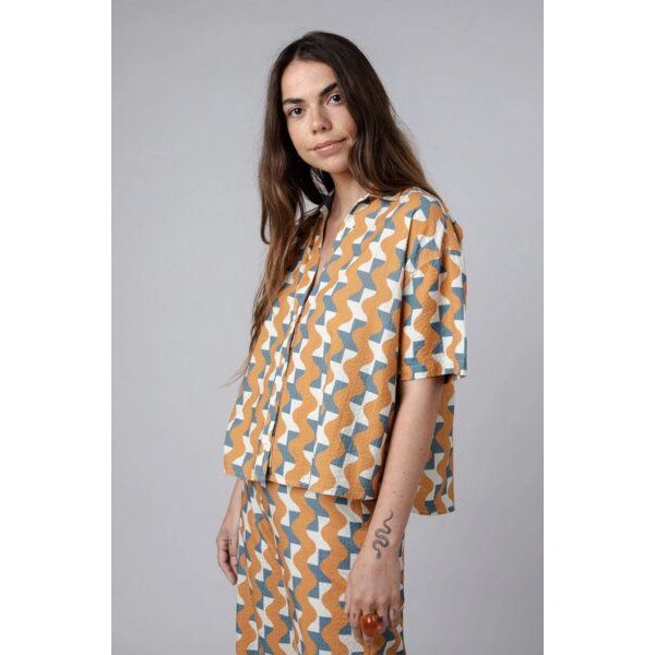 Brava Fabrics Big Tiles Cropped Bluse Ochre