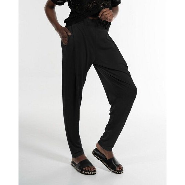 Alma & Lovis Elegant weite Hose aus fließendem EcoVero | Pique Sarouel Hose
