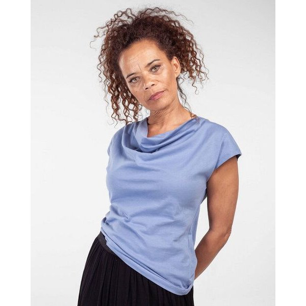 Alma & Lovis Shirt mit Wasserfall-Ausschnitt, aus Bio-Baumwolle | Short Cascade