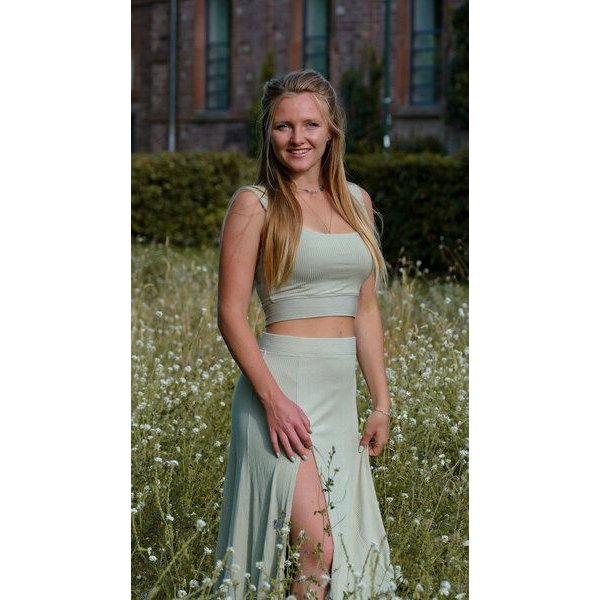 Vivien Joy Farrah Basic Crop Top