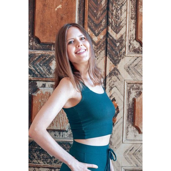 Vivien Joy Farrah Basic Crop Top