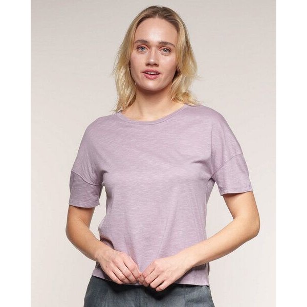 Alma & Lovis Lässiges Shirt aus leichter Bio-Baumwolle / EcoVero | Flame T