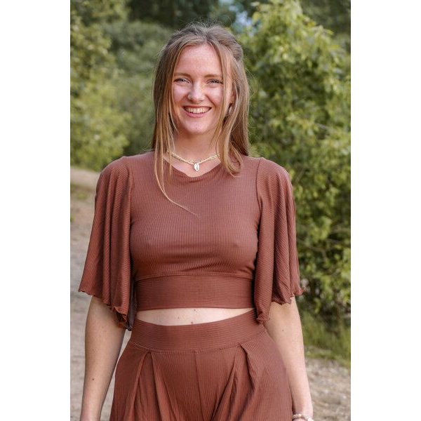 Vivien Joy Crop Top mit Rückenausschnitt und weiten Ärmeln - Farrah Flower Top