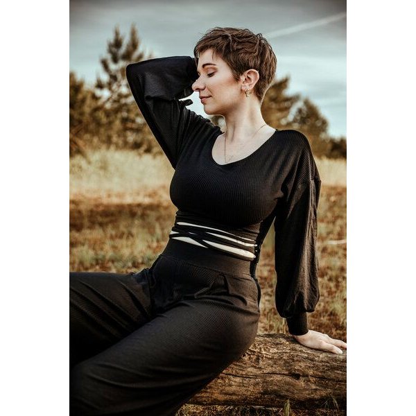 Vivien Joy Flower Pulli mit Schlitzen an den Ärmeln - Farrah