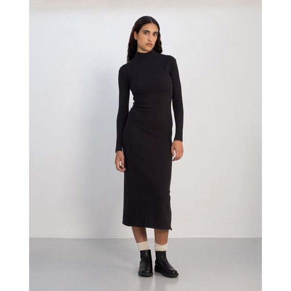 Rotholz Geripptes Kleid aus Bio Baumwolle