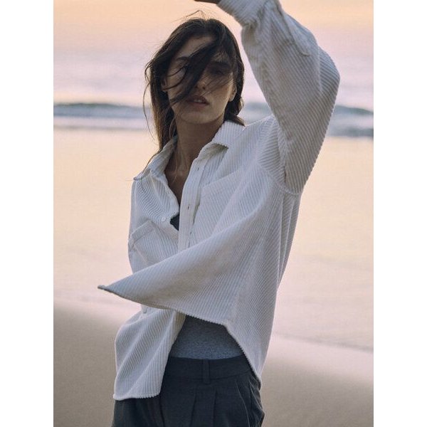 WOTE Cord Overshirt in Off-White aus 100 % Bio-Baumwolle