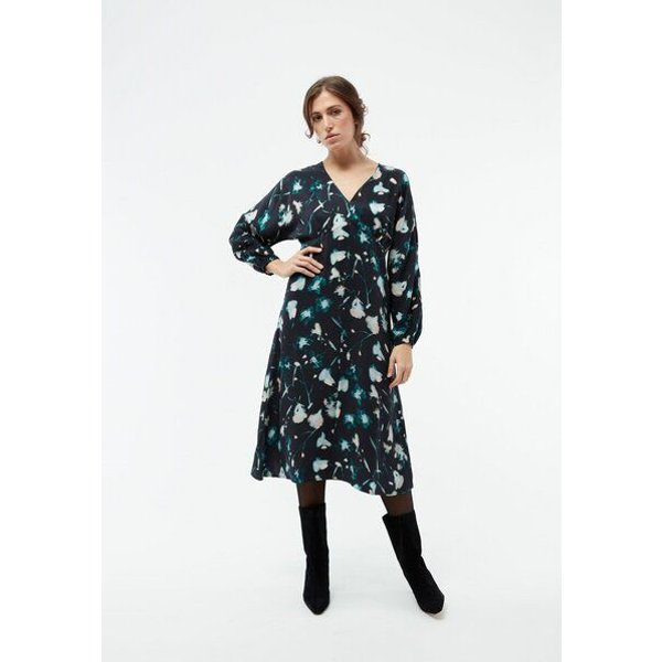 Givn Berlin Midi Kleid GBANISSA aus Cupro (Bemberg)