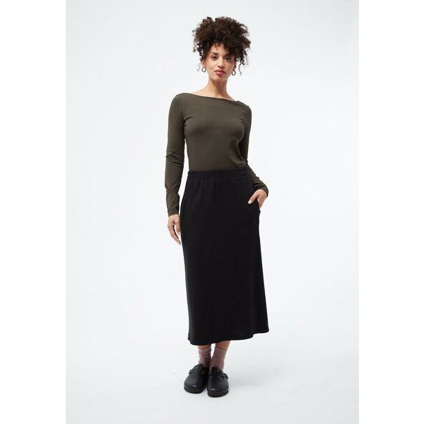 Givn Berlin Longsleeve GBMIMI aus Bio-Baumwolle mit tiefem Rückenausschnitt