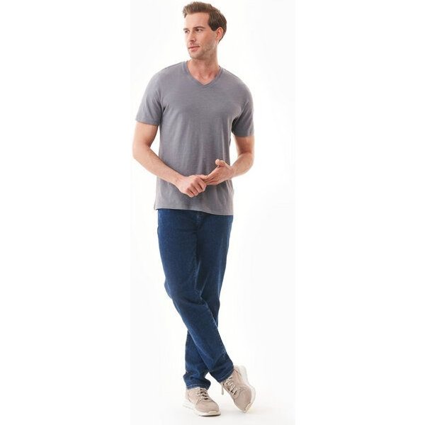 ORGANICATION Basic T-Shirt aus Bio-Baumwolle mit V-Ausschnitt