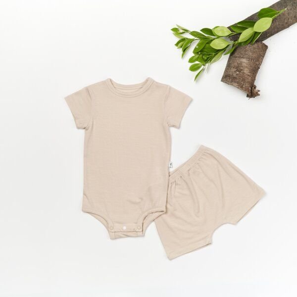 tetoi-vienna TENCEL kurzarm Body und kurze Hose Baby Set "Waldbad"