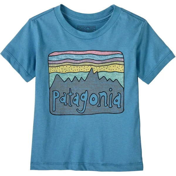 Camiseta de bebé Patagonia Fitz Roy Skies