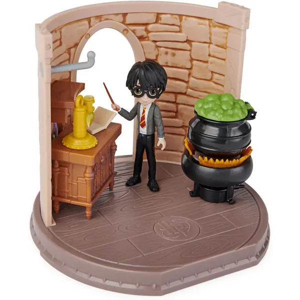 Figurine Spin Master Wizarding World Harry Potter Harry Potions Classroom Magical Minis-image