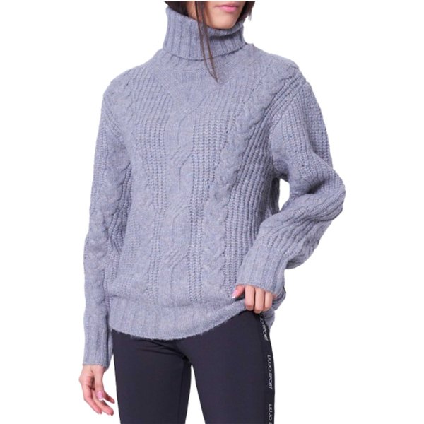 SILVIAN HEACH MAGLIONE OVER A TRECCE