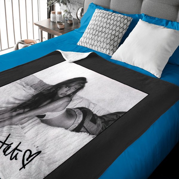 Collection Greedy Tate Mcrae Baby Blankets-image