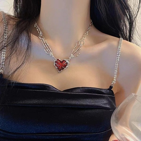 Collane Con Ciondolo Gotico In Smalto Rosso Scuro In Lega A Forma Di Cuore Con Mano Scheletrica Per Donna, Platino, 17.72 Pollice (45 Cm)-image