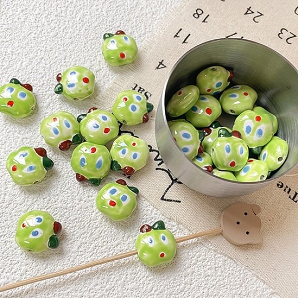 Handmade Porcelain Beads, Apple, Famille Rose Porcelain, Green, 16.5-17X16X8-9Mm, Hole: 1.6Mm-image