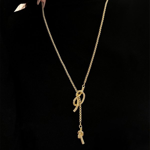 American Madewell Fashion Retro Gold Long Sailor Knot Versatile Sweater Chain Necklace Accessory For Women A49