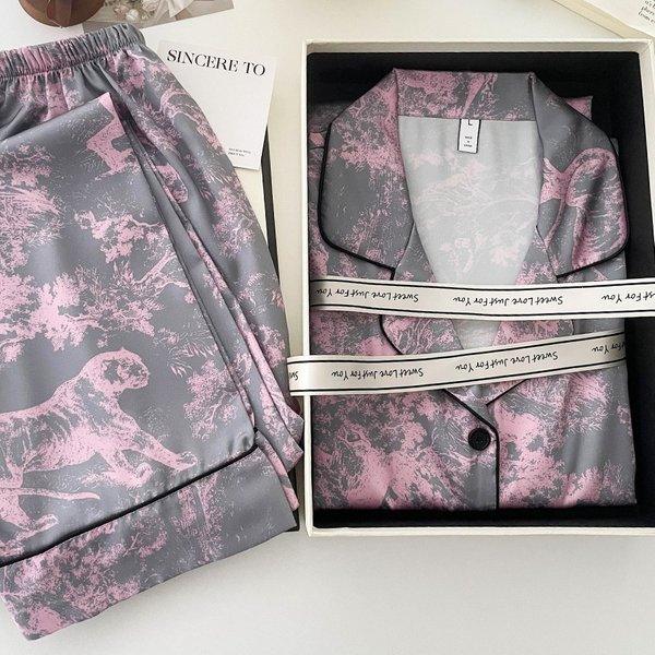 Women's Sleepwears Light Luxury Domineering Women's Autumn Pajamas Thin Long Sleeved Ice Silk Suit-image