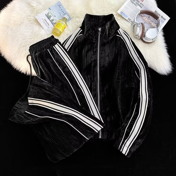 Men's Clothing Autumn Handsome High End Gold Velvet Striped Sweater Two Piece Couple Casual Sports Suit Men-image