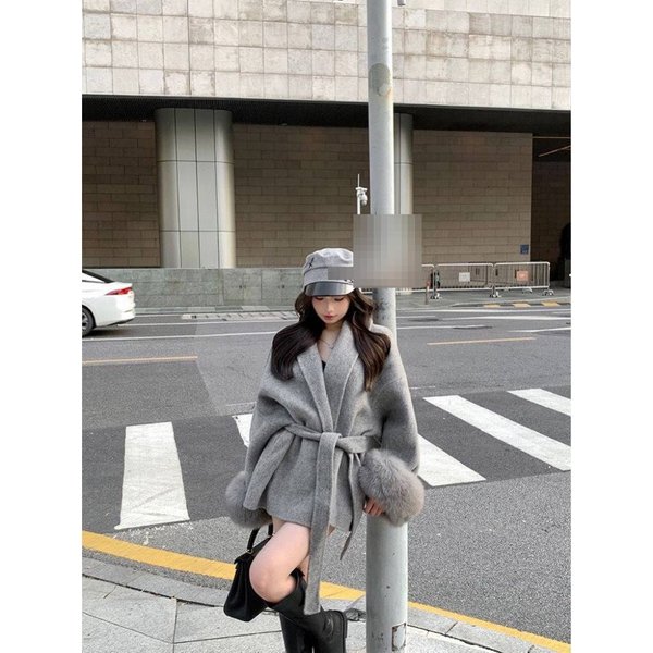 Oversized Belted Wool-Like Coat With Fluffy Sleeves – Women’S Fall Trench Coat In Soft Gray/Black/Beige, V-Neck Draped Jacket For Casual Chic Style-image