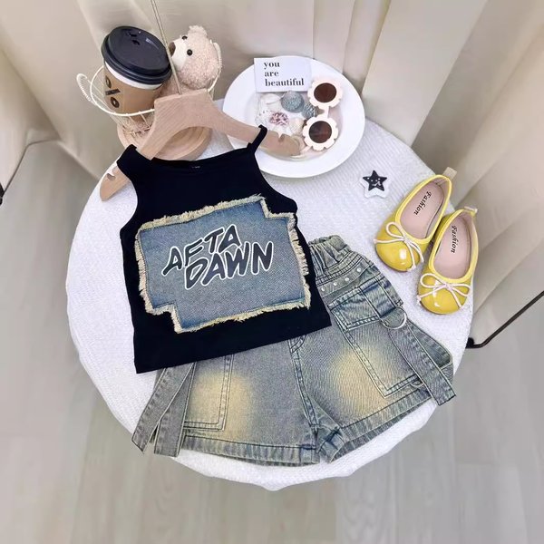 Kid's Clothing 2025 Summer New Fashionable Girls Stitching Printed Vest Plus Heavy Denim Shorts-image