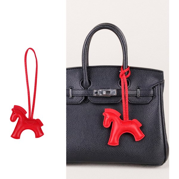 Fashionable And Versatile Original Design Pony Bag Pendant With A High-End Feel, Made Of PU Leather, Car Keychain-image