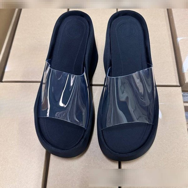Women's High Fashion Platform Sandals Beach Holiday Slip-On Shoes Comfortable Stylish Footwear For Outdoor Occasions-image