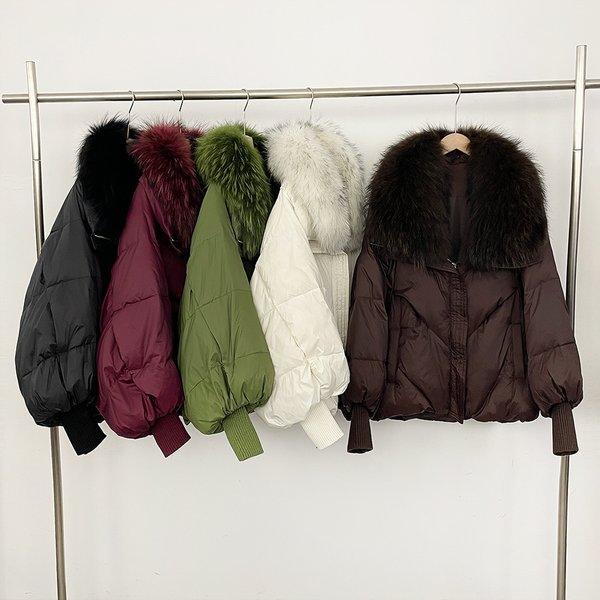 Women's Clothing Luxury Raccoon Fur Trim Down Jacket With Knit Cuffs, Thickened Winter Coat For Women, Fashionable Short Puffer With Detachable Hood