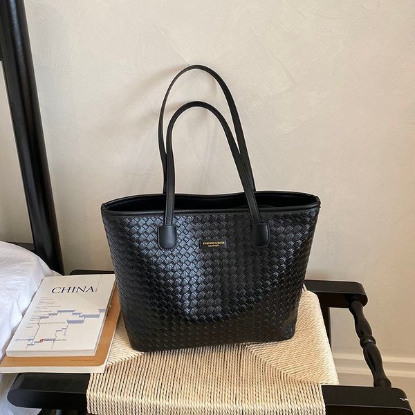 High-end Women's 2026 New Fashion Versatile Tote College Students, Suitable Class Commuting, Shoulder And Underarm Bag