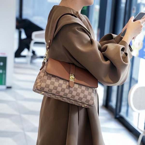 Women's bags retro messenger bags temperament underarm bags lock shoulder bags