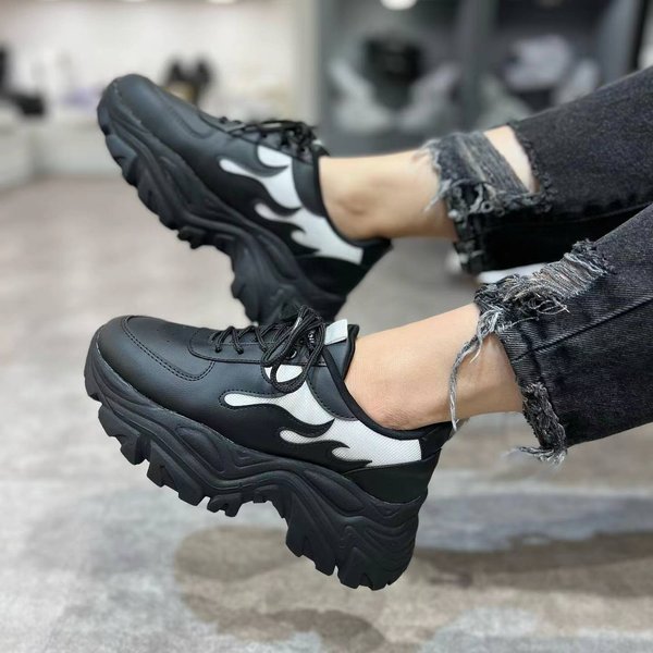 Plus-size thick-soled leather ladies pattern decorated with casual sporty style