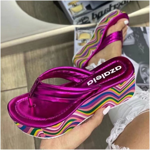 Plus-size Platform Color Matching Wedge Flip-flops Women Wear Clip-toe Beach Sandals With High Heels
