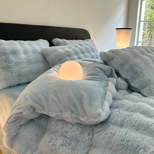 Home & Garden Soft Touch Plush Bed Milky Velvet Four Piece Bedding Thick Bed Sheet Quilt Three Piece Set-image