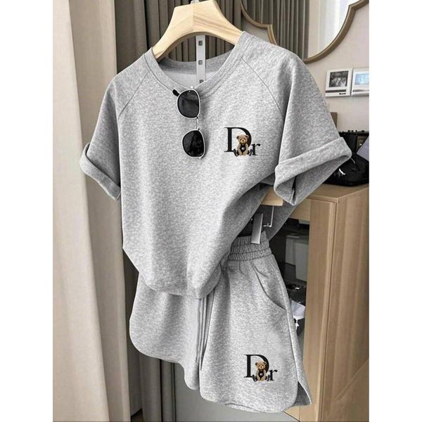 Sports Suit Women's 2026 Summer Short Sleeved T-shirt Shorts Two-piece Set Korean Version Casual Small Fragrance Instagram Women's Clothing