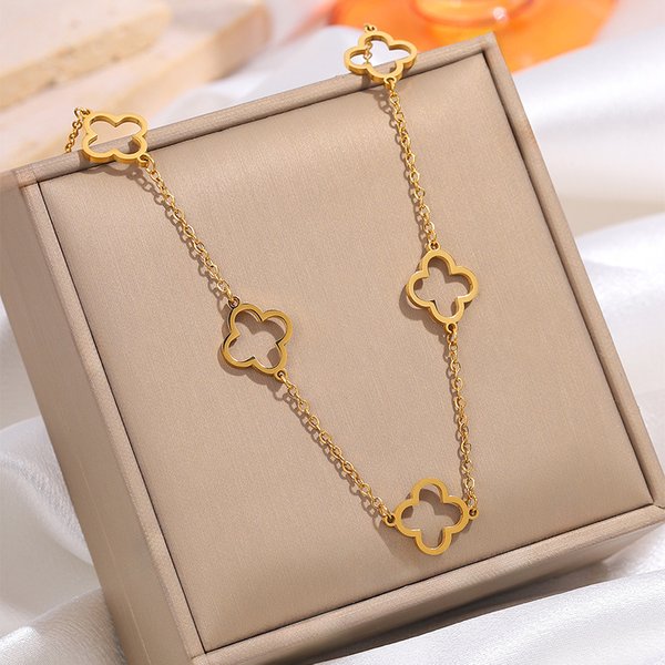 Necklace Women Golden Pendant Necklace New Fashion Hollow Four-Leaf Flower Titanium Steel Non-Fading Elegant Light Luxury Necklace Jewelry