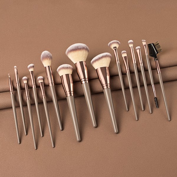 Supply 7 Pieces, 10 Pieces, 15 Pieces Giant Makeup Brush Set, Foundation Brush, Eye Shadow Brush, Beauty Tool Set-image