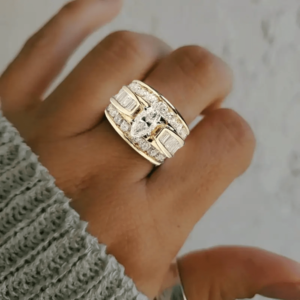 Delicately Set With A Halo Ring Cut Synthetic Synthetic Zirconia, Plated With 14K Golden, Elegant Anniversary Engagement Wedding Ring For Women